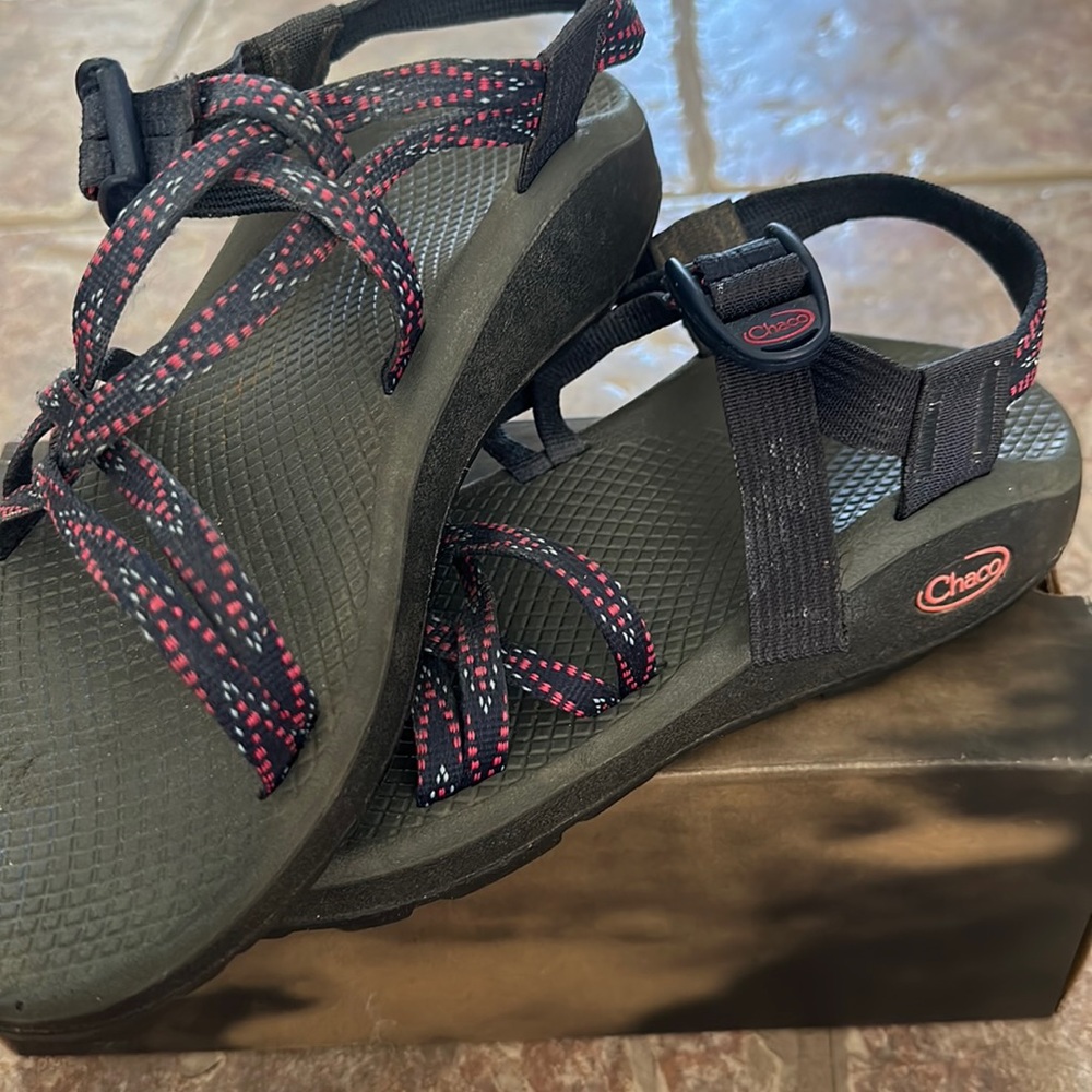 Like new Chacos size 9